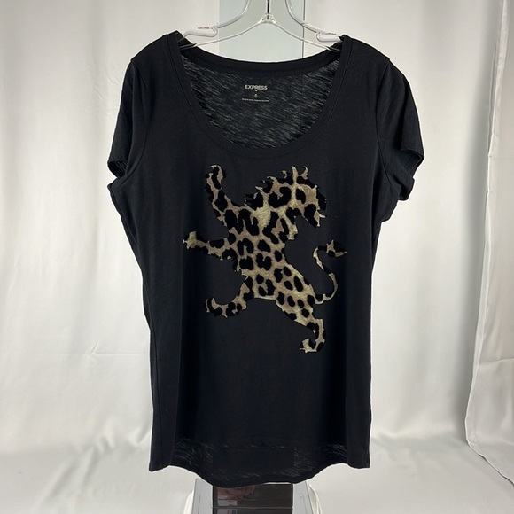 Express Women’s Scoop Neck Off-Black T-Shirt with Lion Print Size Medium - Picture 2 of 8